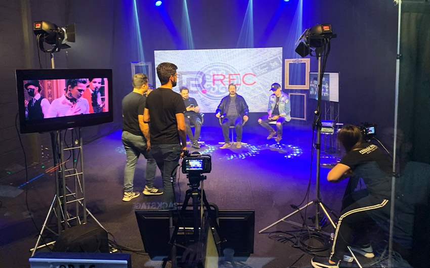 Estúdio de gravação em são Paulo, clipes, podcasts, programas, cursos, eventos online, videoaulas, ensaios fotográficos e propagandas comerciais